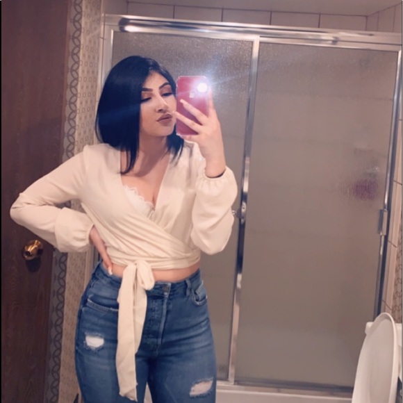 Meet your Posher, Aleida - Picture 2 of 4